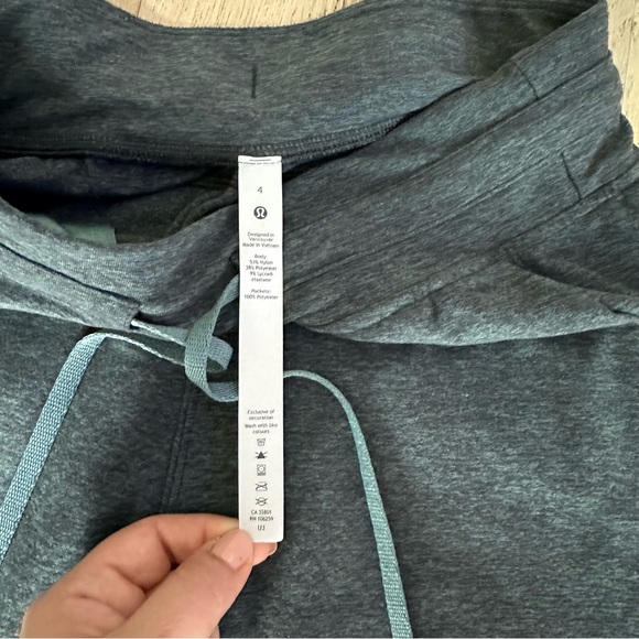 Lululemon Ready to Rulu Cropped Jogger US4 - Picture 11 of 12